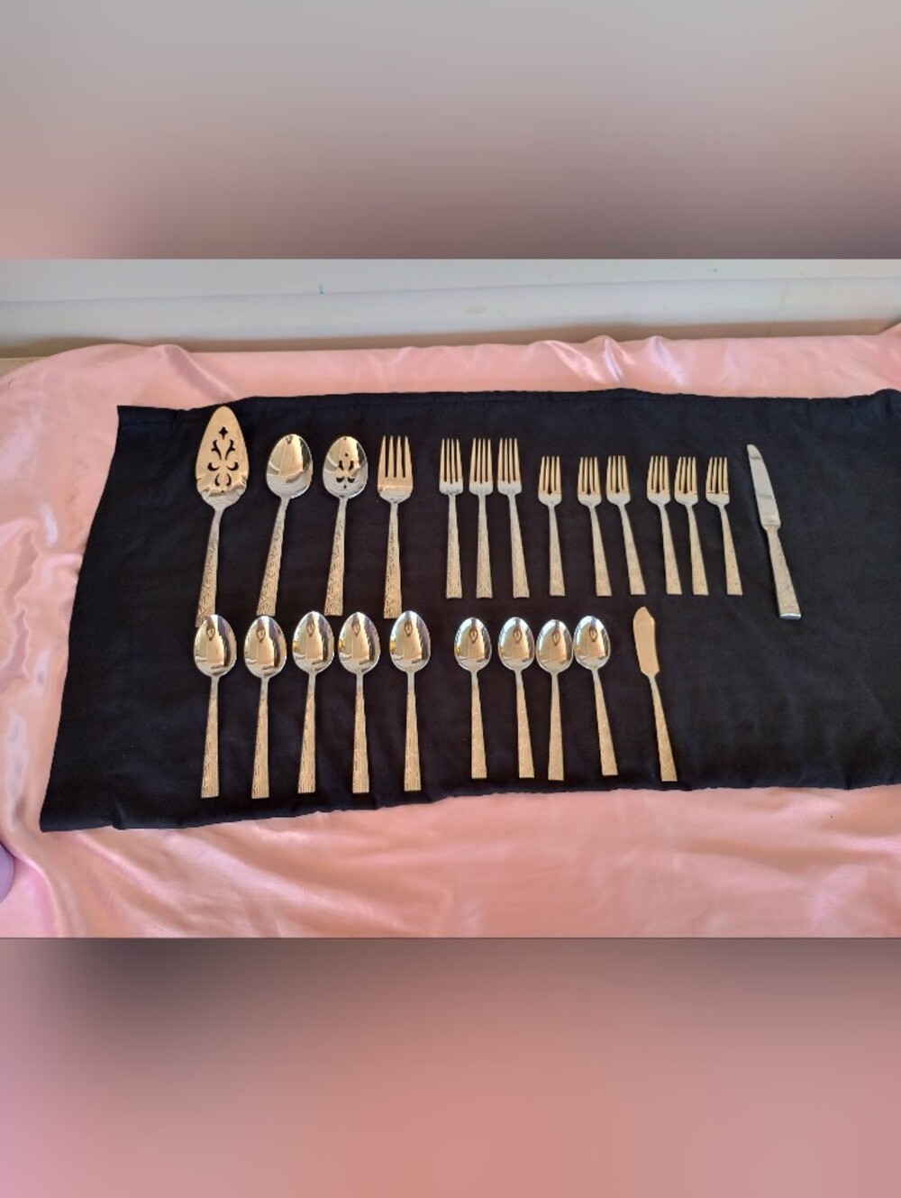 Sandlebrook (Stainless) by ROBERTS & BELK flatware 24 pieces